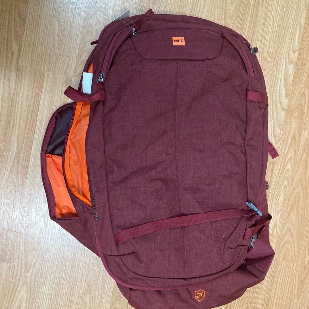 MEC Women’s 65L luggage